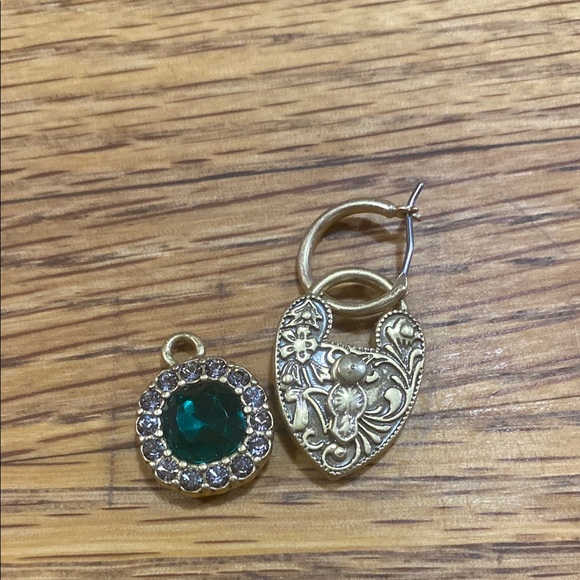 Gold and Green Earrings Set - Picture 3 of 3